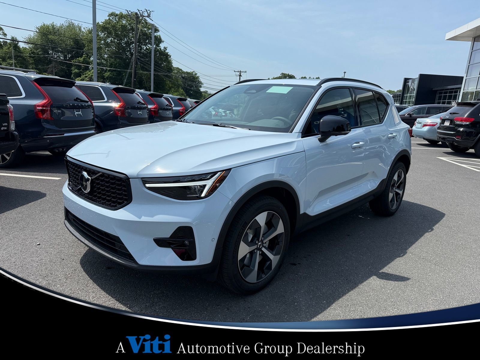 Used 2026 Volvo XC40 B5 Plus w/ Protection Package Premier image 4