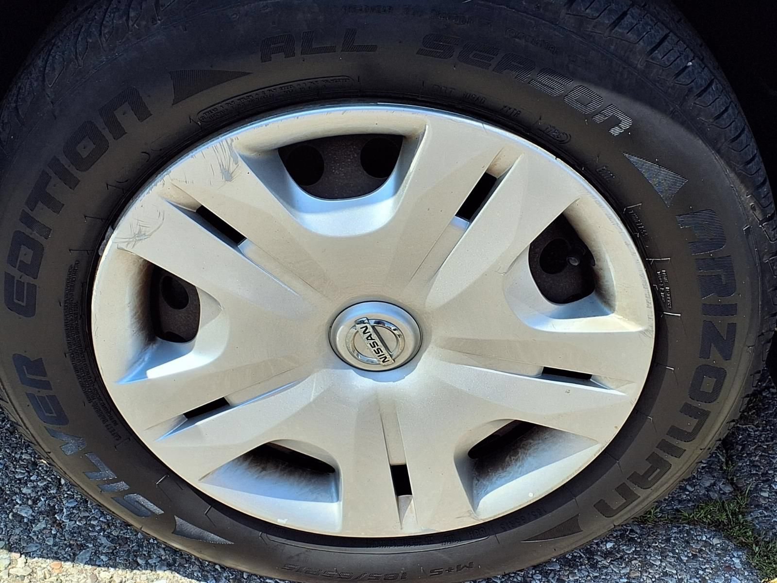 Used 2012 Nissan Versa 1.8 S w/ Plus Pkg FWD image 9
