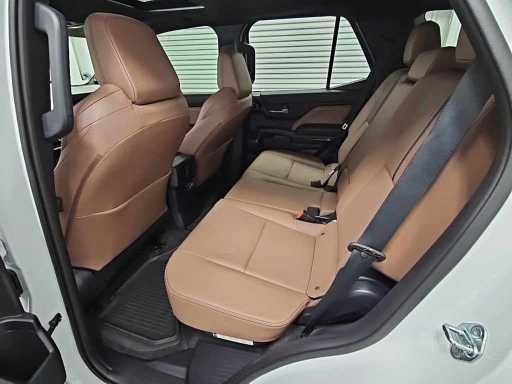 Used 2025 Toyota 4Runner Limited image 35