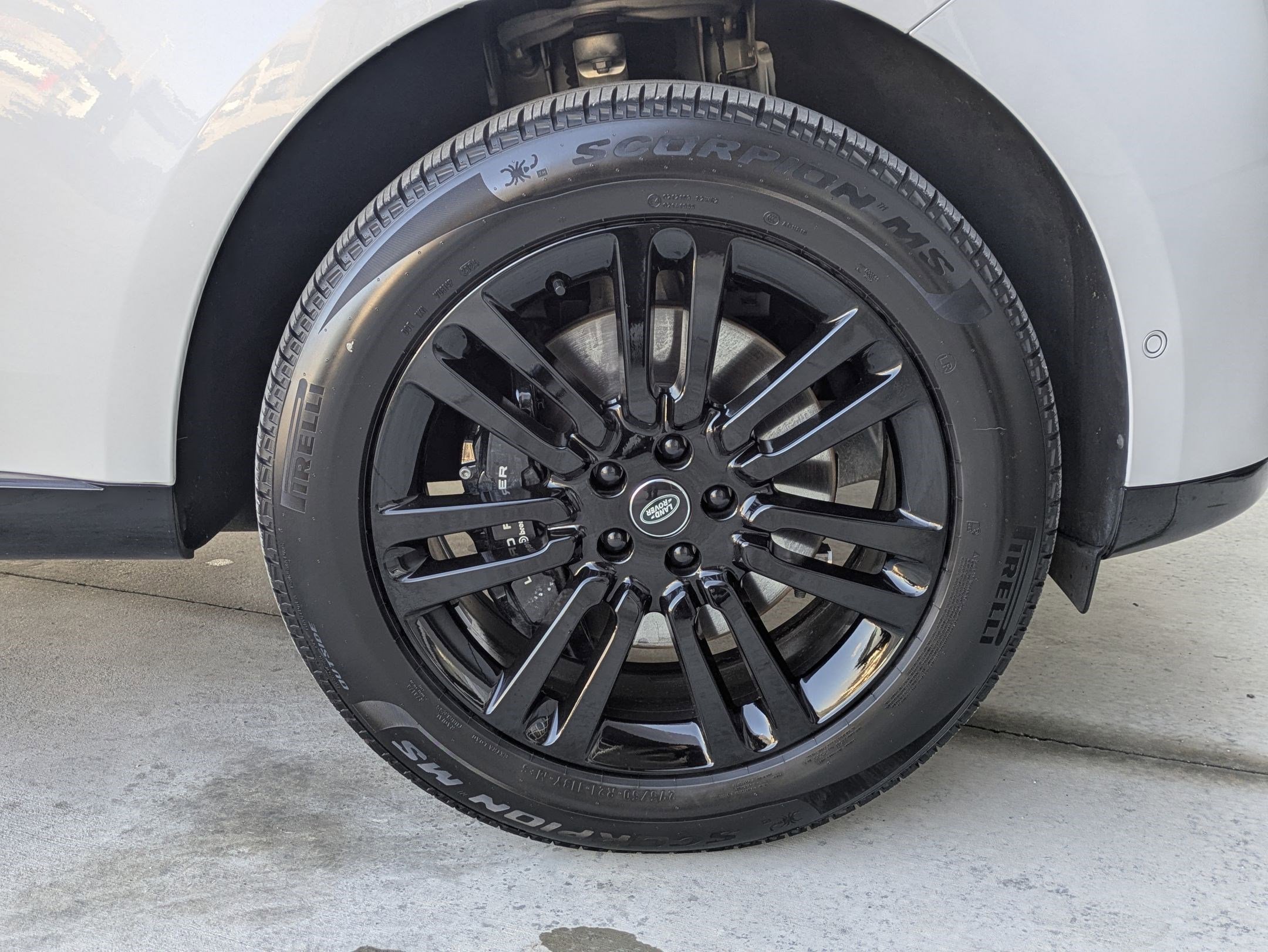 Certified 2023 Land Rover Range Rover SE image 32