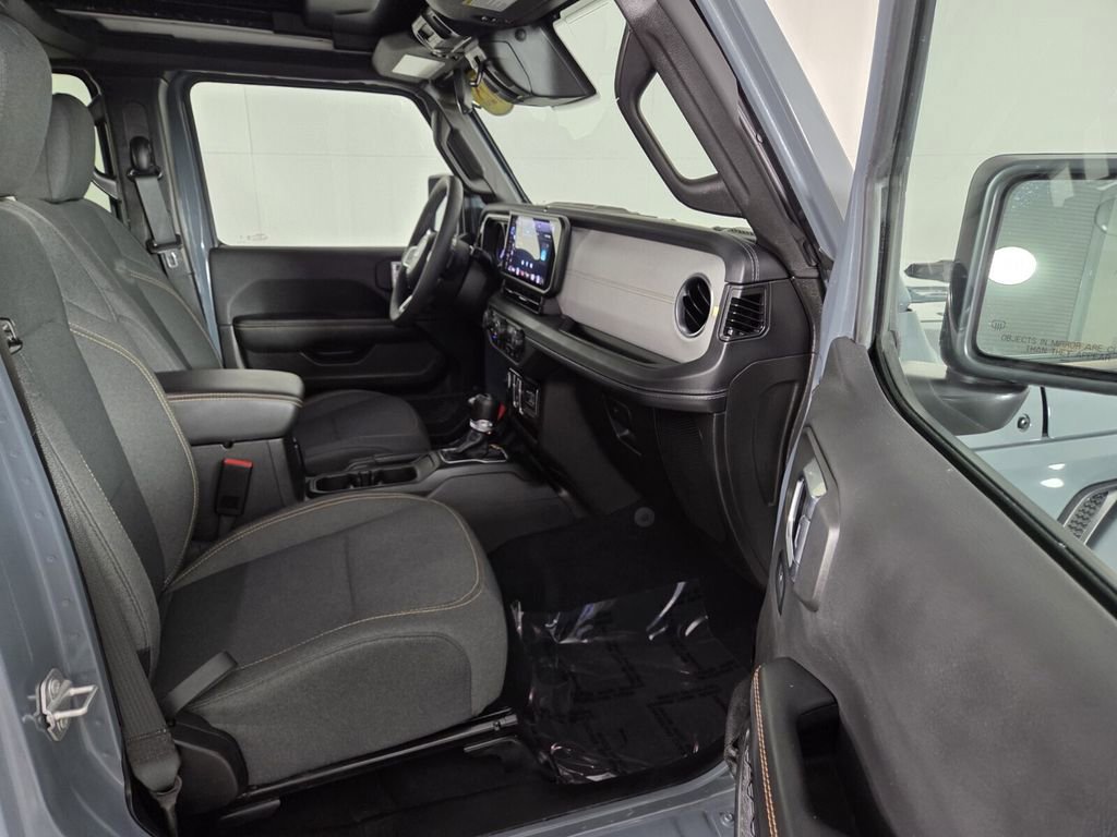 Certified 2025 Jeep Wrangler Sahara w/ Safety Group image 28