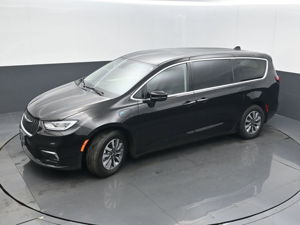 Certified 2024 Chrysler Pacifica Select image 39