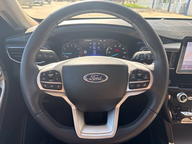 Used 2023 Ford Explorer Limited w/ Equipment Group 301A AWD/4WD image 14
