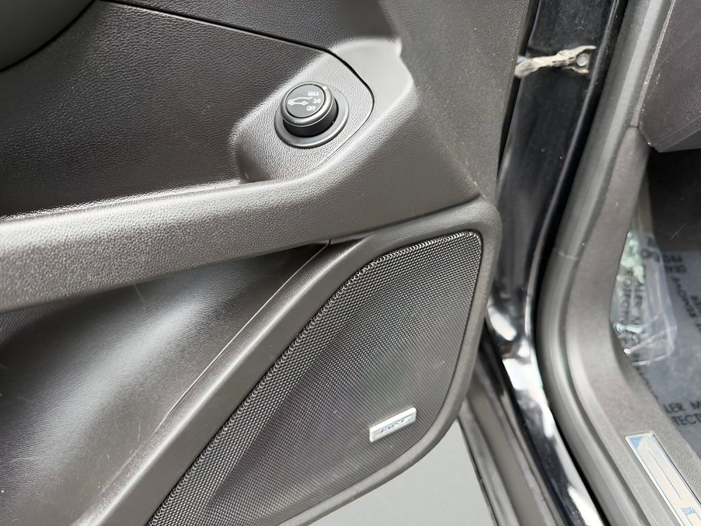 Used 2018 GMC Terrain Denali w/ Advanced Safety Package AWD/4WD image 21