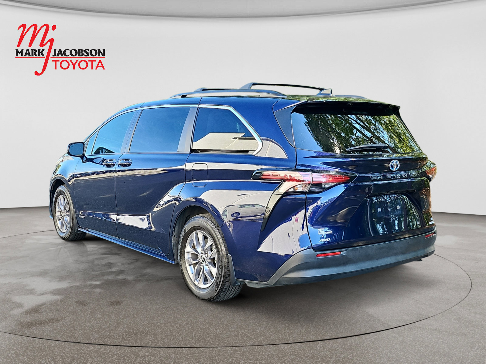 Used 2021 Toyota Sienna LE w/ LE Plus Package AWD/4WD image 13