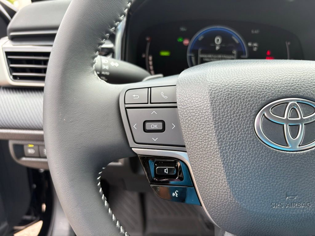 Used 2025 Toyota Camry SE image 23