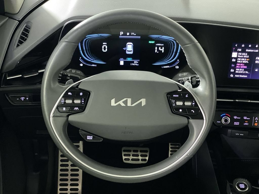Used 2024 Kia Niro EX Touring FWD image 16