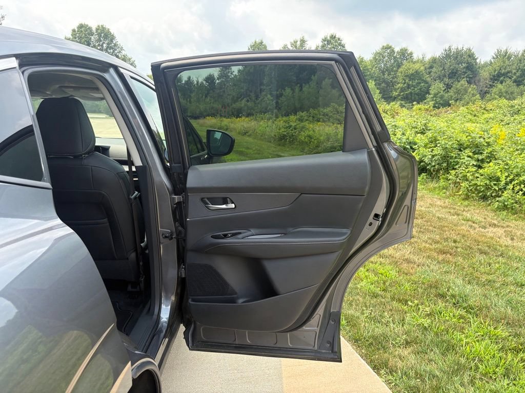 Used 2025 Nissan Murano SV AWD/4WD image 33