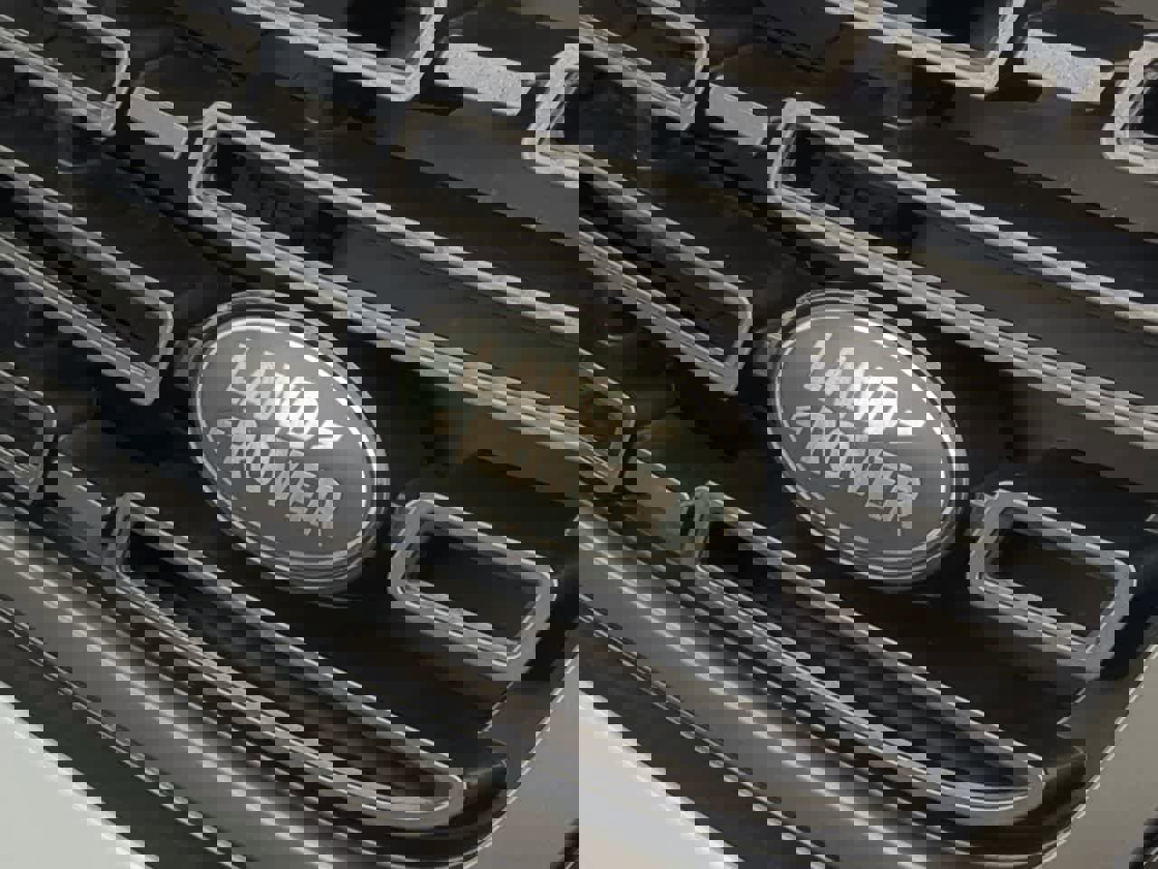 Certified 2024 Land Rover Range Rover Velar Dynamic SE image 12