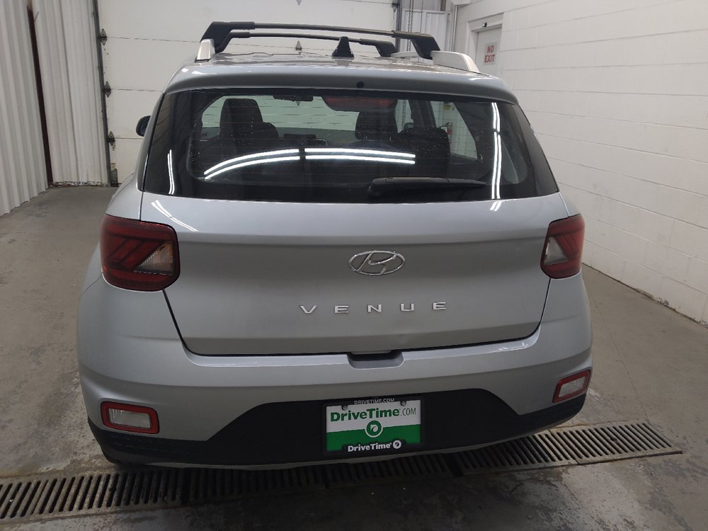 Used 2021 Hyundai Venue SEL w/ Premium Package FWD image 6
