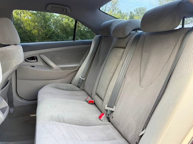 Used 2011 Toyota Camry LE FWD image 21