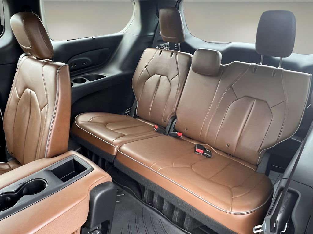 Used 2018 Chrysler Pacifica Limited FWD image 13