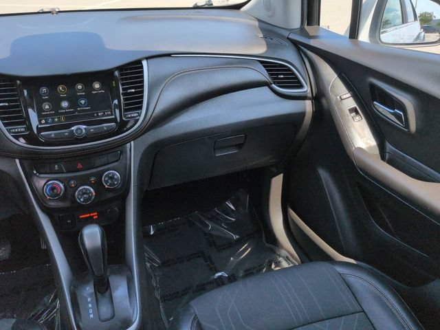 Used 2019 Chevrolet Trax LT w/ LT Convenience Package AWD/4WD image 17