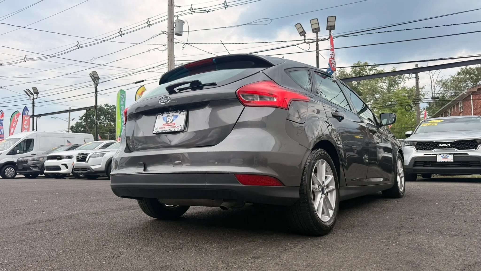 Used 2016 Ford Focus SE FWD image 9