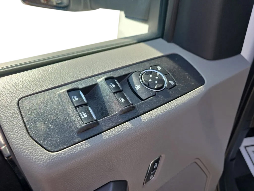 Used 2021 Ford F250 XLT AWD/4WD image 9