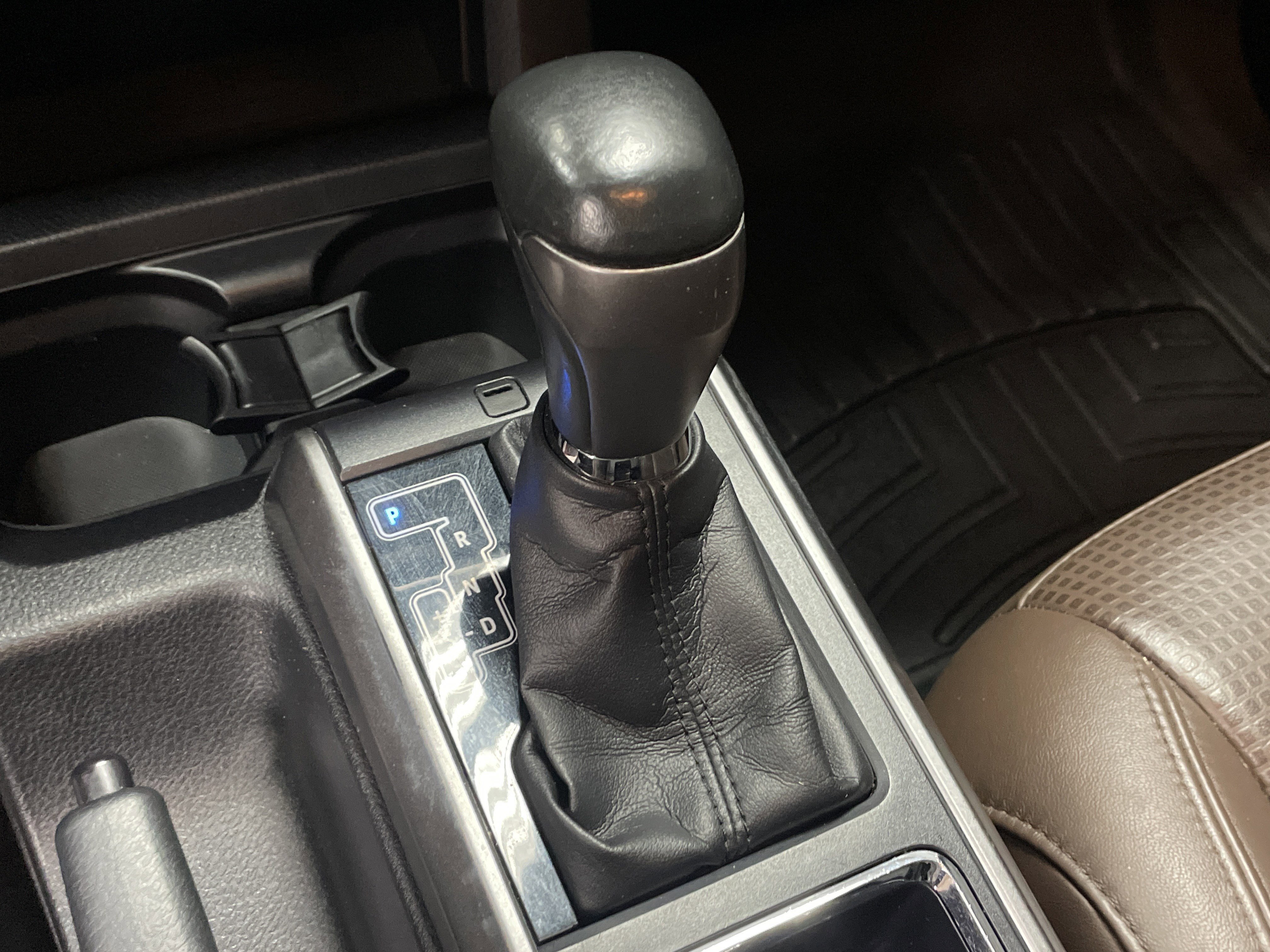 Used 2017 Toyota Tacoma Limited image 26
