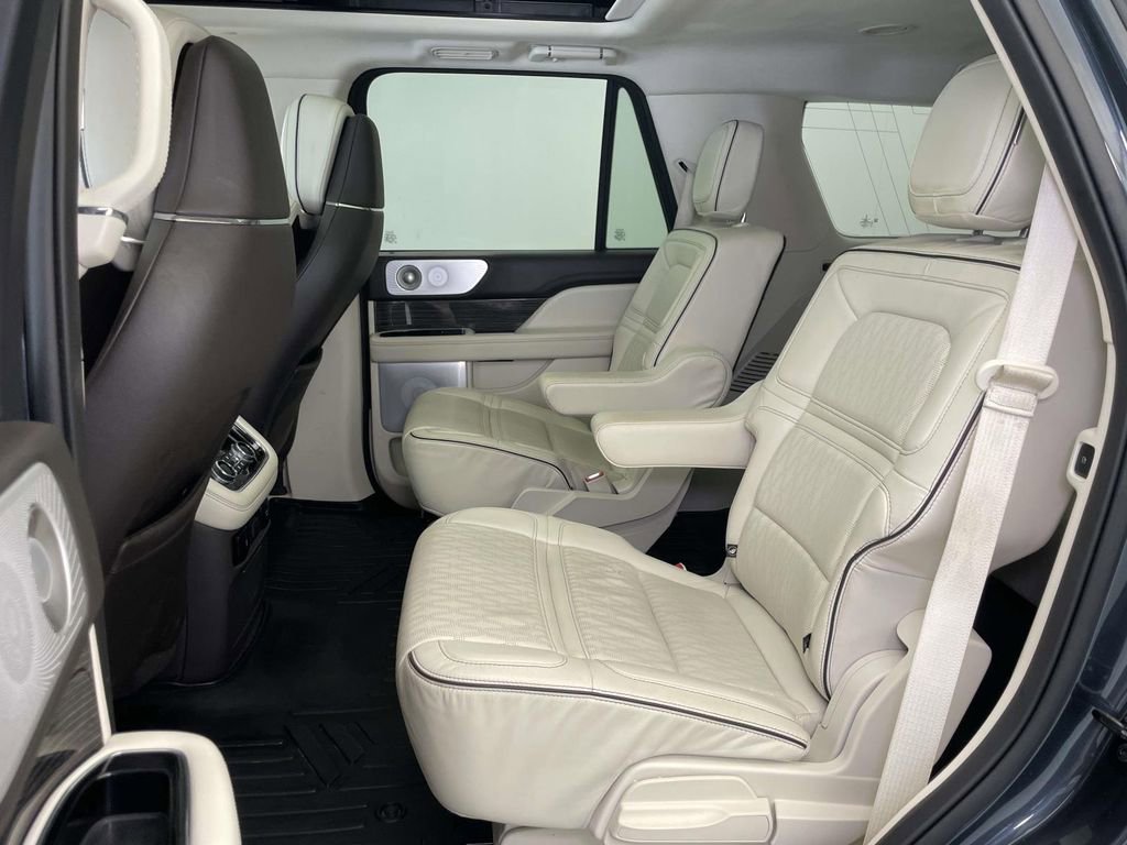 Used 2021 Lincoln Navigator Black Label AWD/4WD image 18