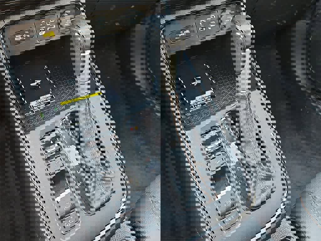 Used 2024 Honda CR-V Sport Touring image 14