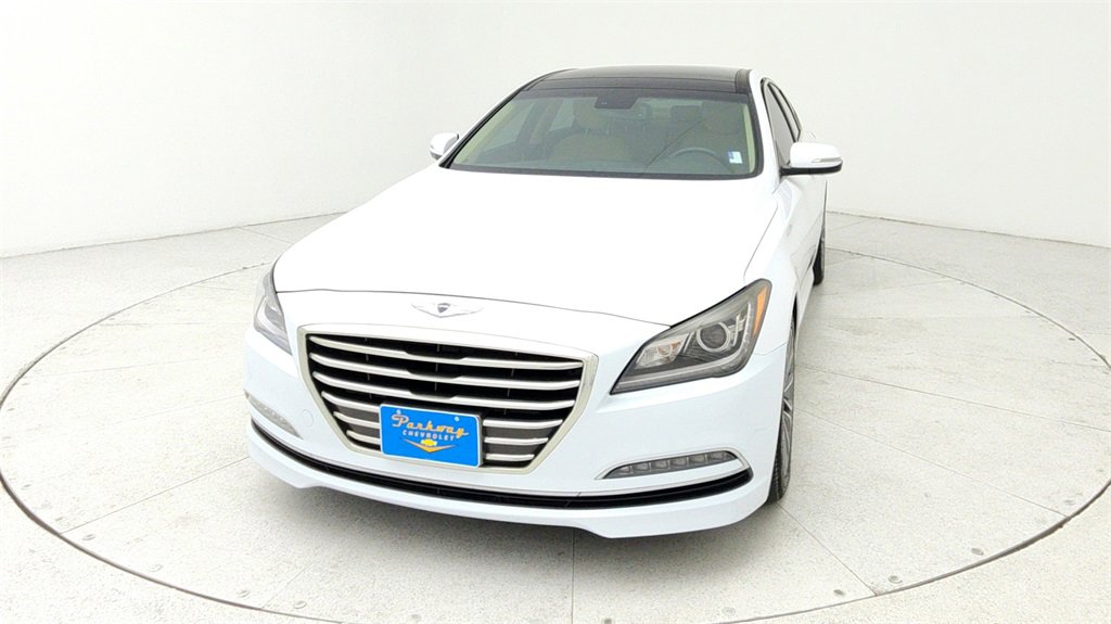 Used 2016 Hyundai Genesis 3.8 w/ Option Group 02 image 2