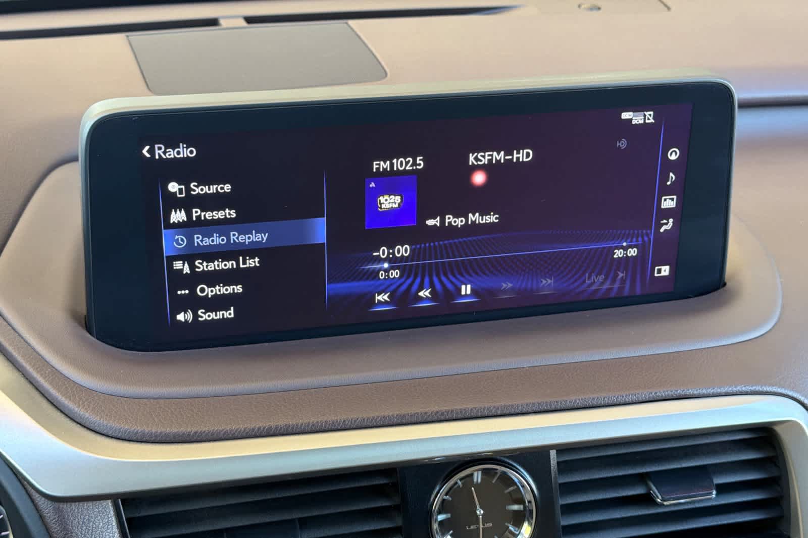 Used 2020 Lexus RX 350L FWD w/ Premium Package image 21