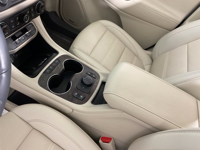 Used 2021 GMC Acadia Denali w/ Denali Ultimate Package AWD/4WD image 17