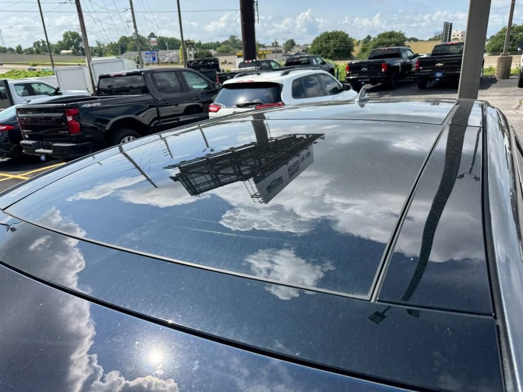 Used 2019 Ford Edge Titanium w/ Equipment Group 301A AWD/4WD image 8