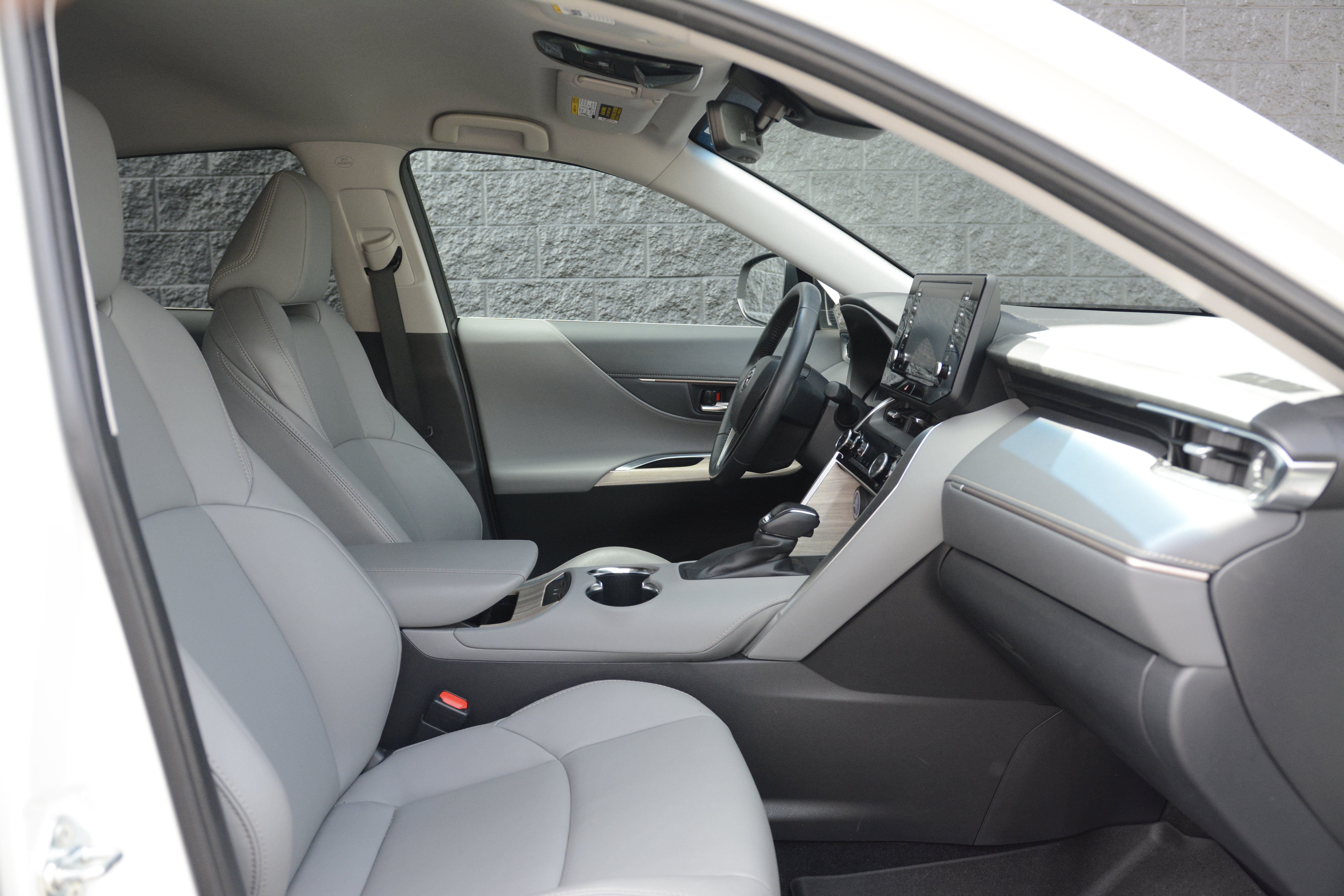 Used 2022 Toyota Venza XLE AWD/4WD image 26