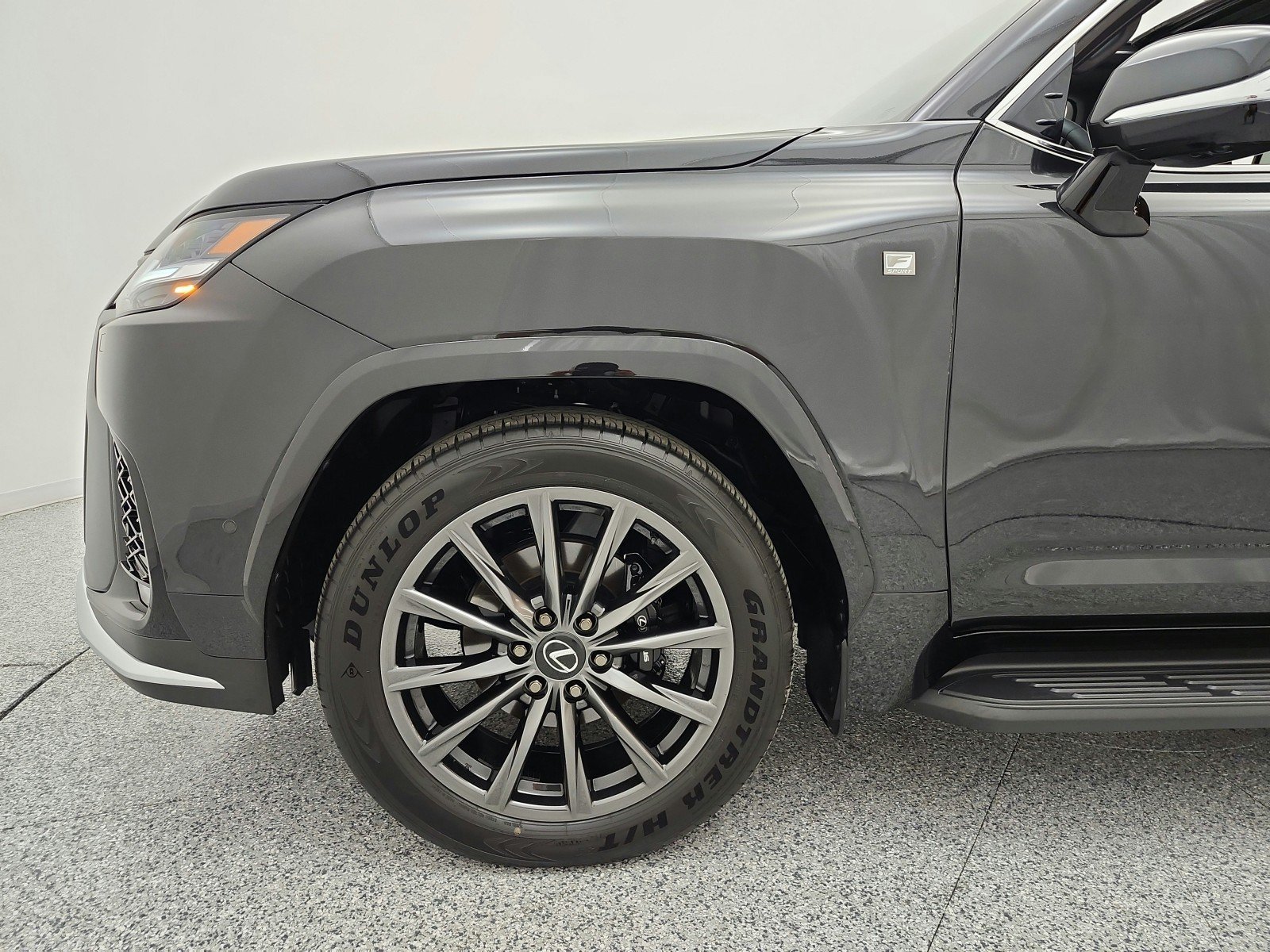 Used 2025 Lexus LX 700h F Sport AWD/4WD image 18