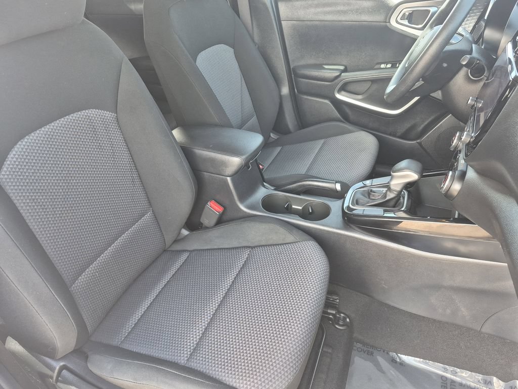 Certified 2023 Kia Soul S FWD image 17