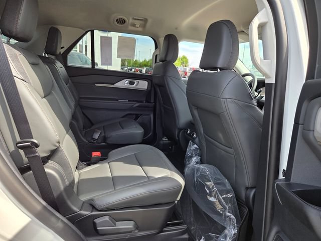 New 2026 Ford Explorer Active RWD image 13