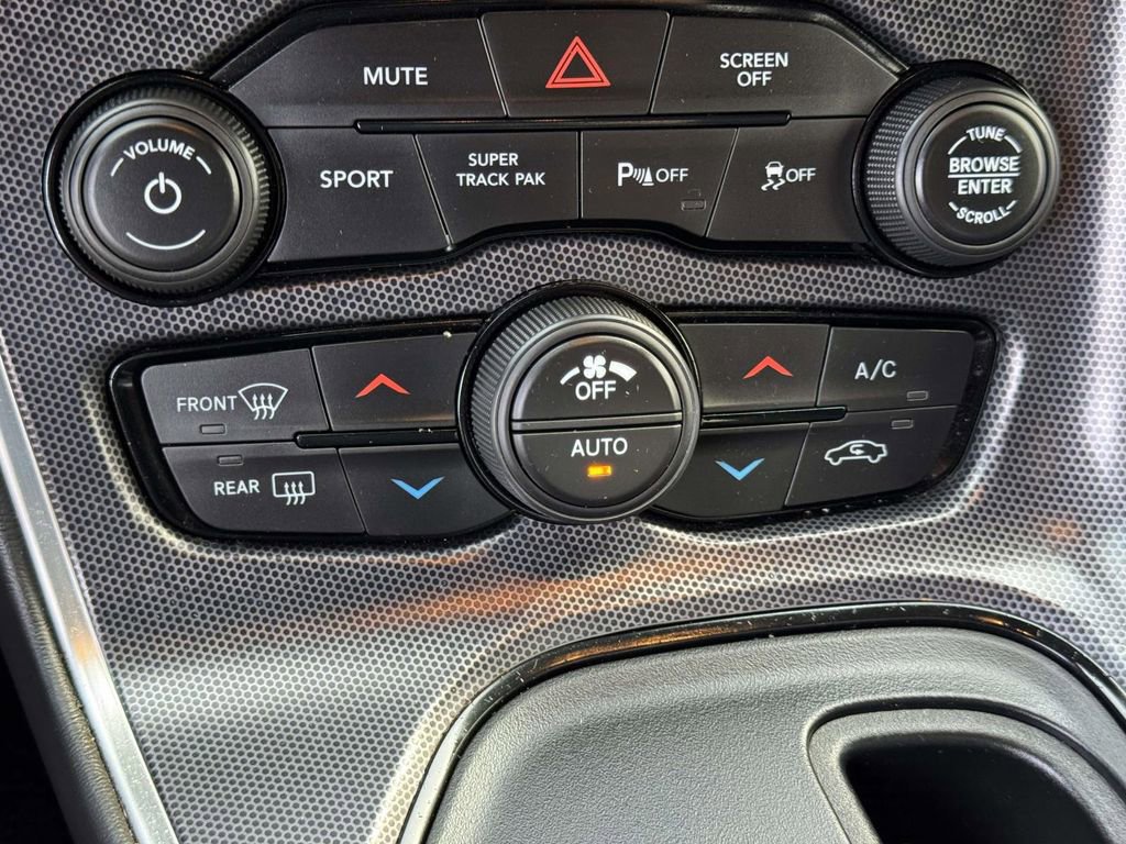 Used 2018 Dodge Challenger R/T Scat Pack w/ Leather Interior Group image 5