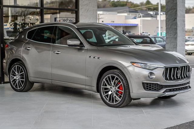 Used 2019 Maserati Levante GranLusso image 4