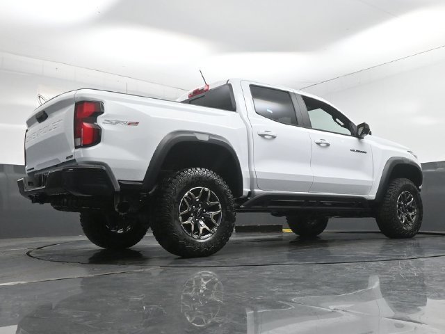 New 2026 Chevrolet Colorado ZR2 w/ Technology Package AWD/4WD image 11