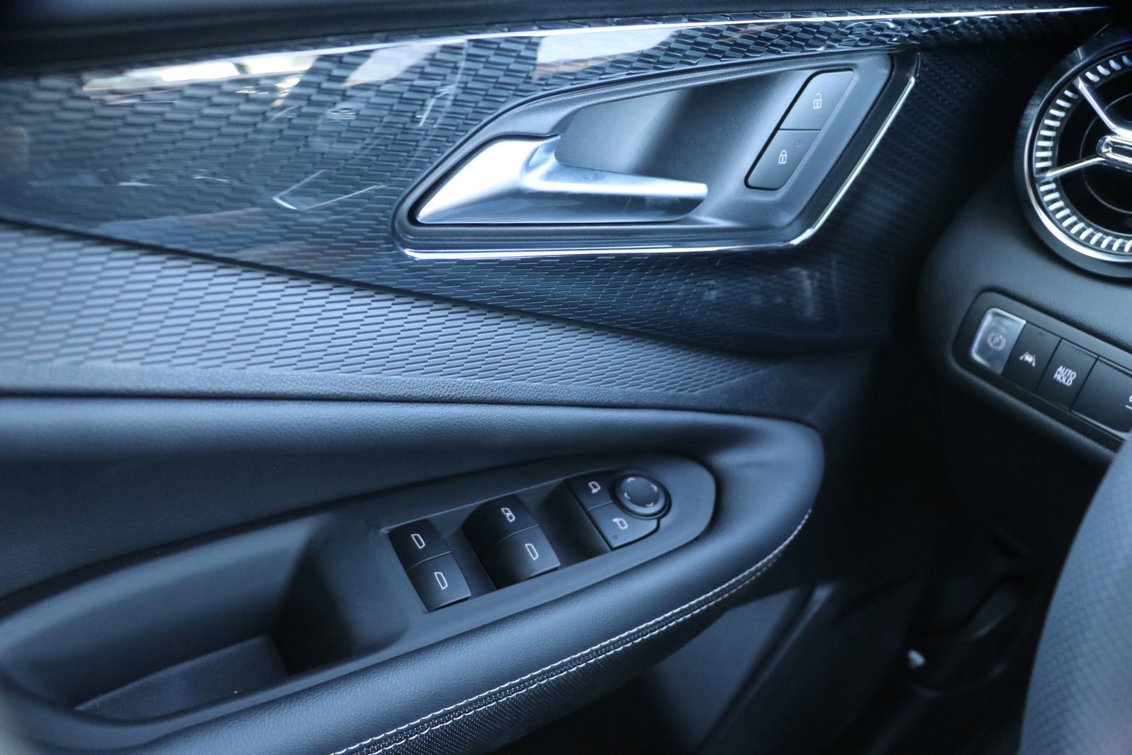 New 2026 Chevrolet Blazer EV LT image 11