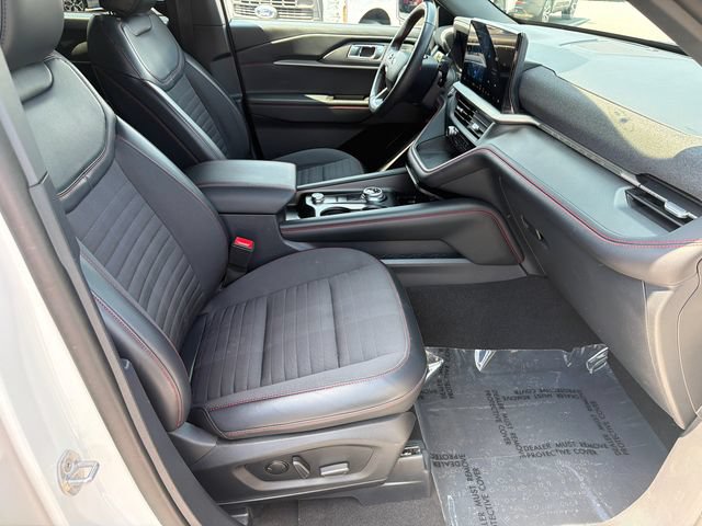 Used 2025 Ford Explorer ST-Line AWD/4WD image 15