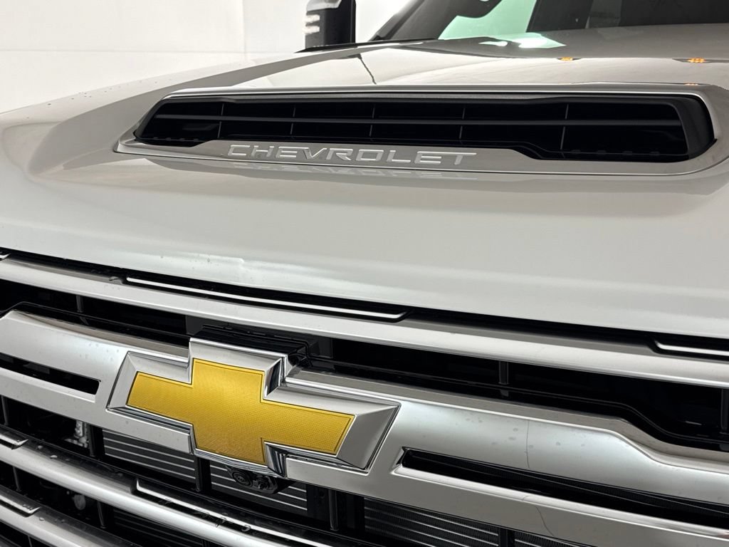 New 2026 Chevrolet Silverado 3500 High Country AWD/4WD image 34
