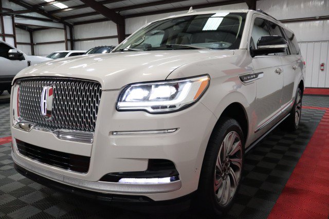 Used 2022 Lincoln Navigator L Reserve RWD image 24