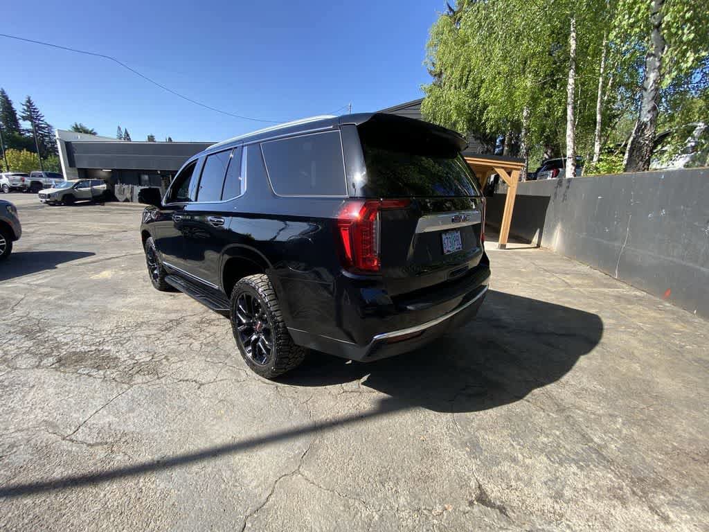 Used 2023 GMC Yukon SLT w/ SLT Premium Package AWD/4WD image 4