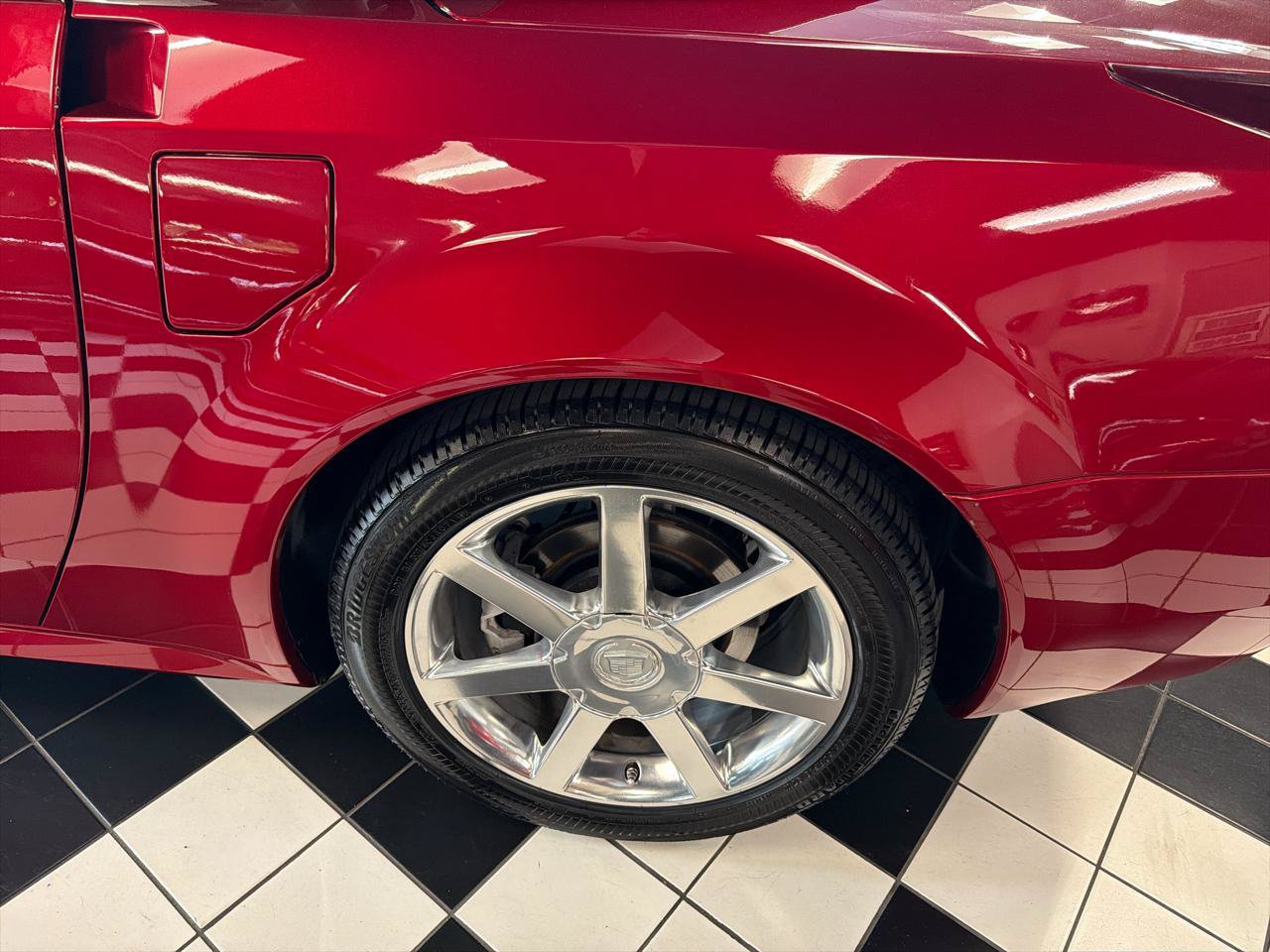 Used 2005 Cadillac XLR RWD image 12