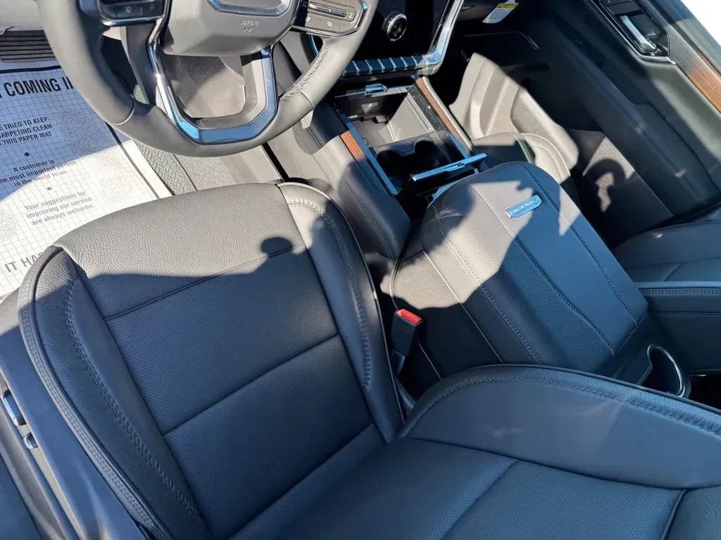 New 2026 GMC Yukon XL Denali w/ Denali Reserve Package AWD/4WD image 11