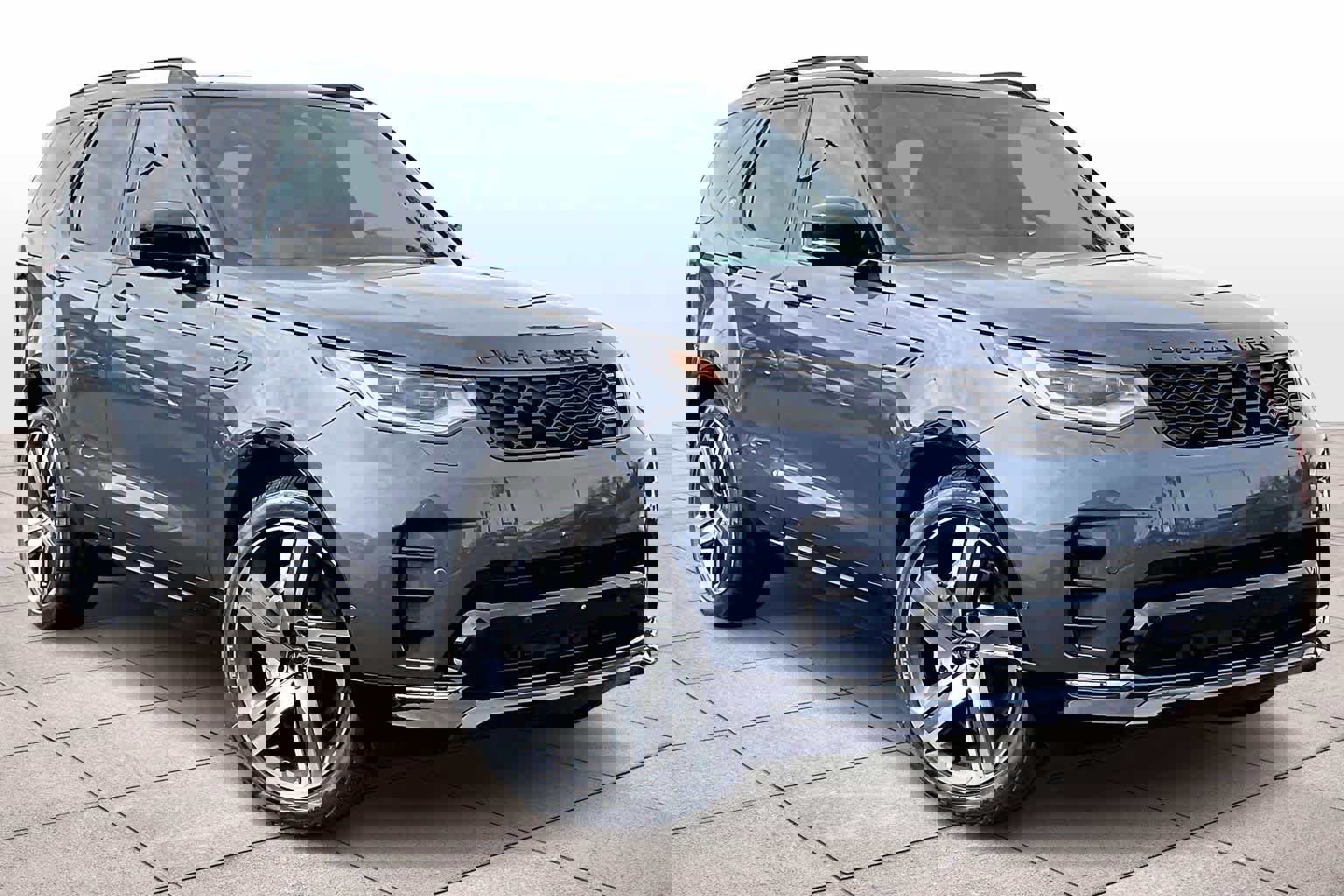 New 2026 Land Rover Discovery Dynamic SE image 2