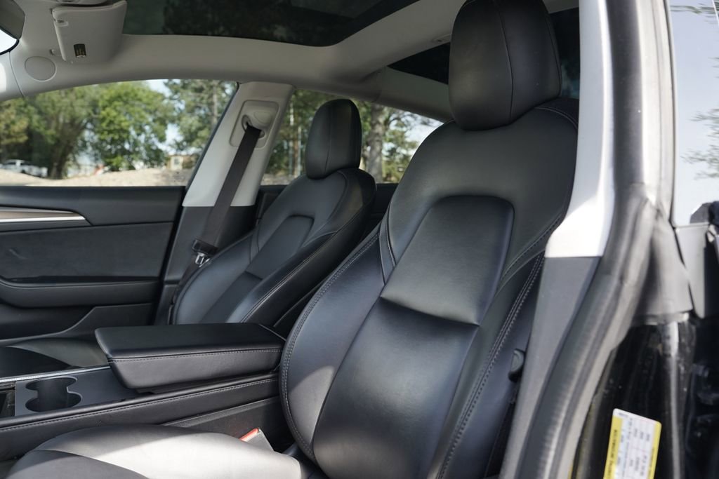 Used 2021 Tesla Model 3 Standard Range Plus RWD image 9