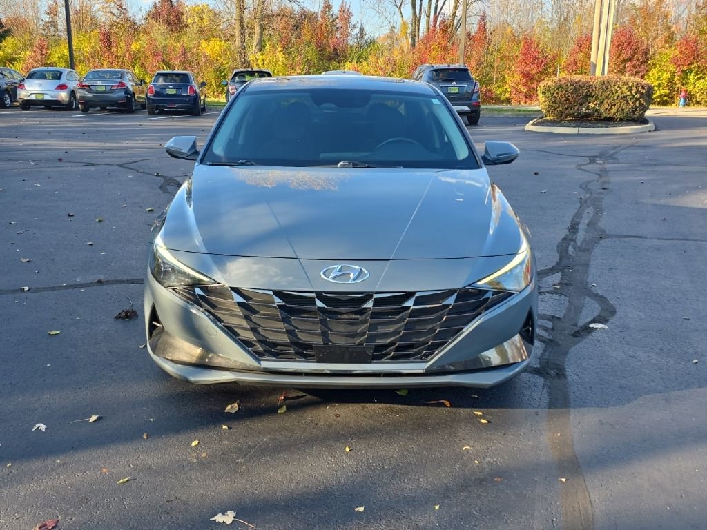 Used 2023 Hyundai Elantra Limited image 2