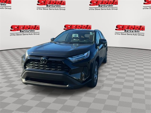 Used 2025 Toyota RAV4 XLE w/ Convenience Package image 4