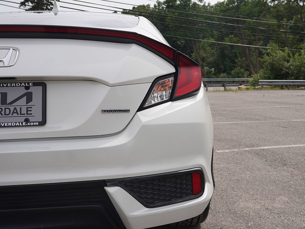 Used 2019 Honda Civic Touring image 14
