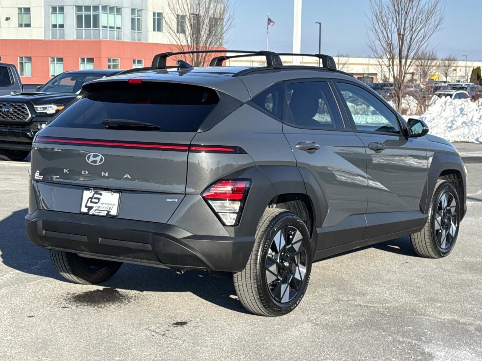 Used 2025 Hyundai Kona SEL image 24