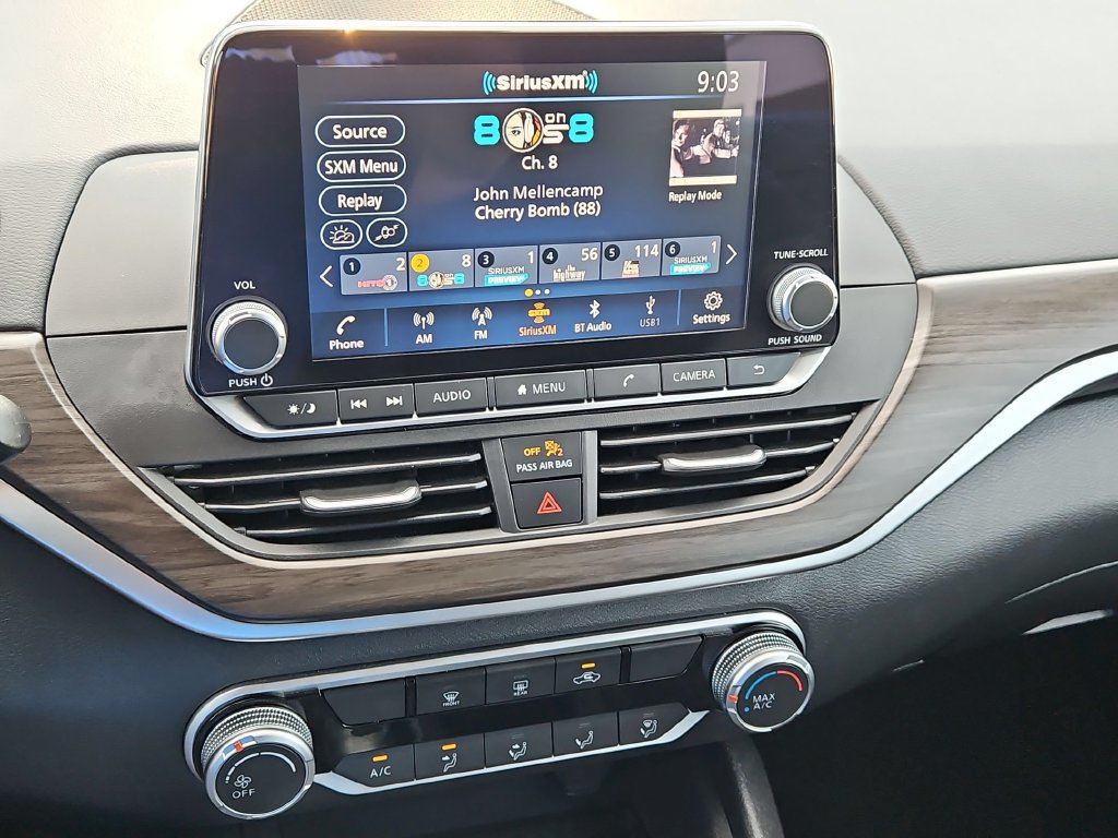 Used 2025 Nissan Altima 2.5 SV FWD image 19