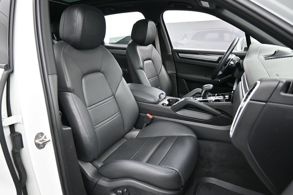 Certified 2022 Porsche Cayenne Platinum Edition AWD/4WD image 30
