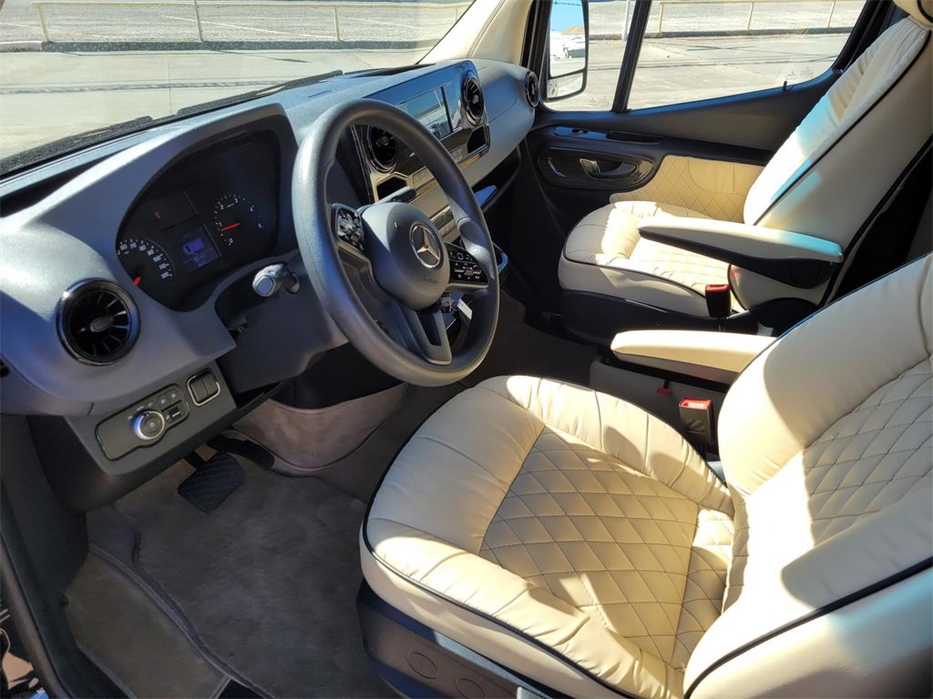 Used 2020 Mercedes-Benz Sprinter 3500 image 23