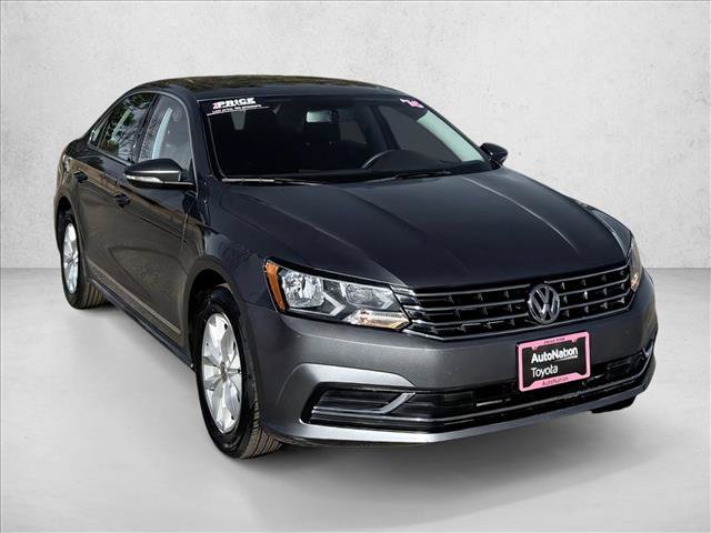 Used 2016 Volkswagen Passat 1.8T S FWD image 3